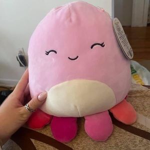 8” jeanne squishmallow